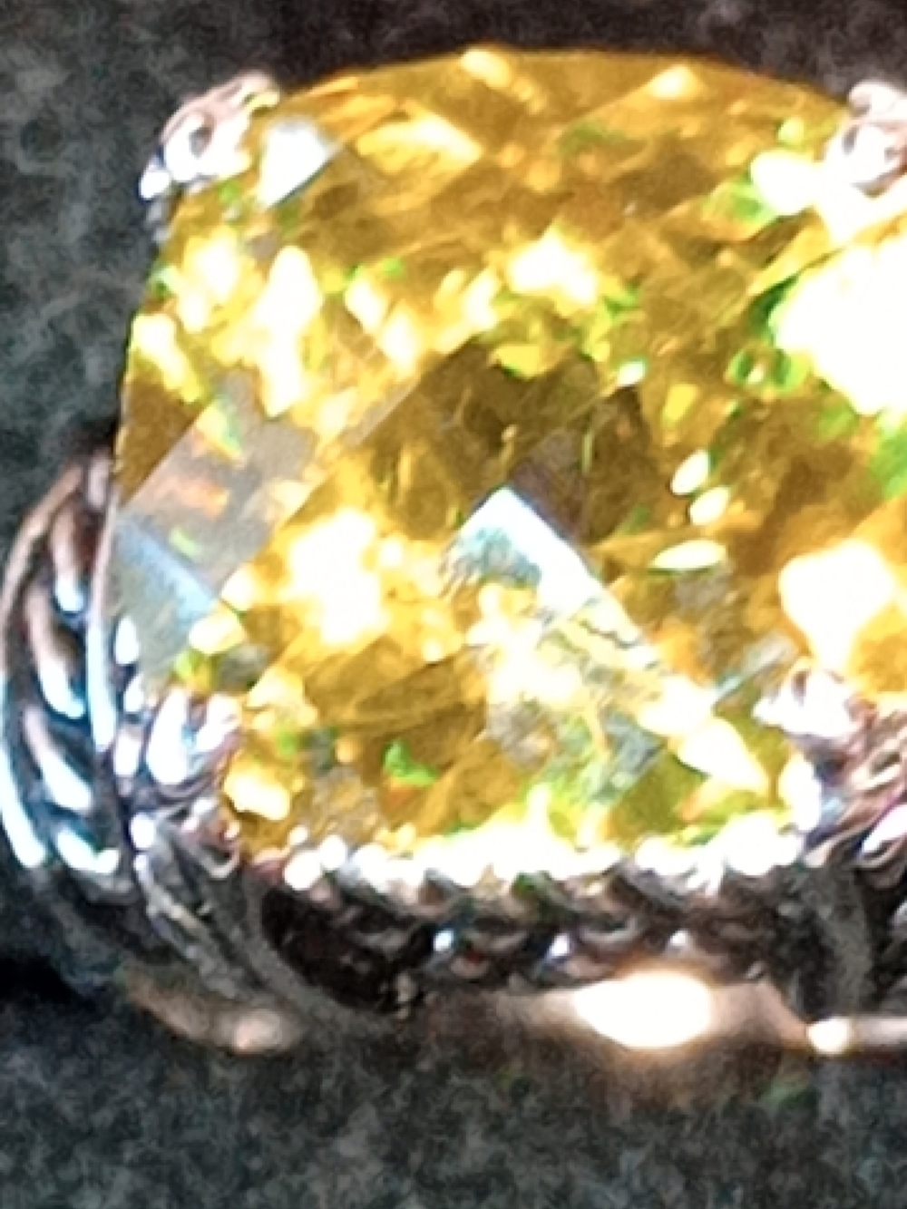 Ring Yellow/Green Cushion-Cut Gemstone Ring With PD Hallmark - Picture 15 of 15